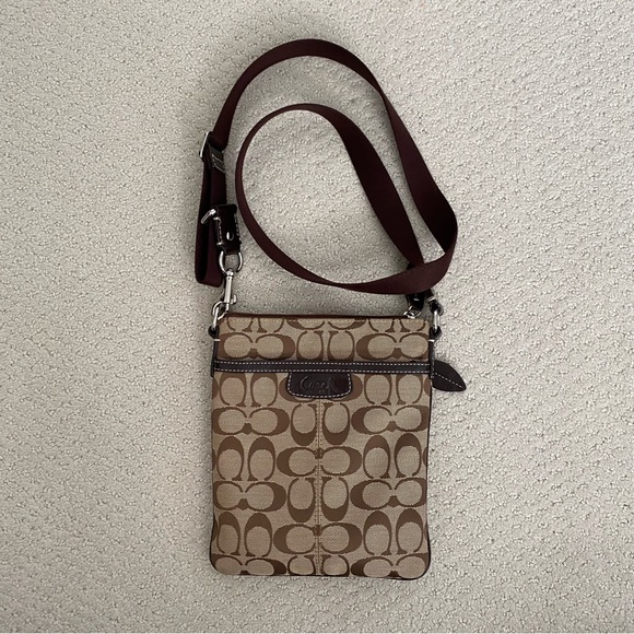 Coach Cross Body Bag - Picture 2 of 10